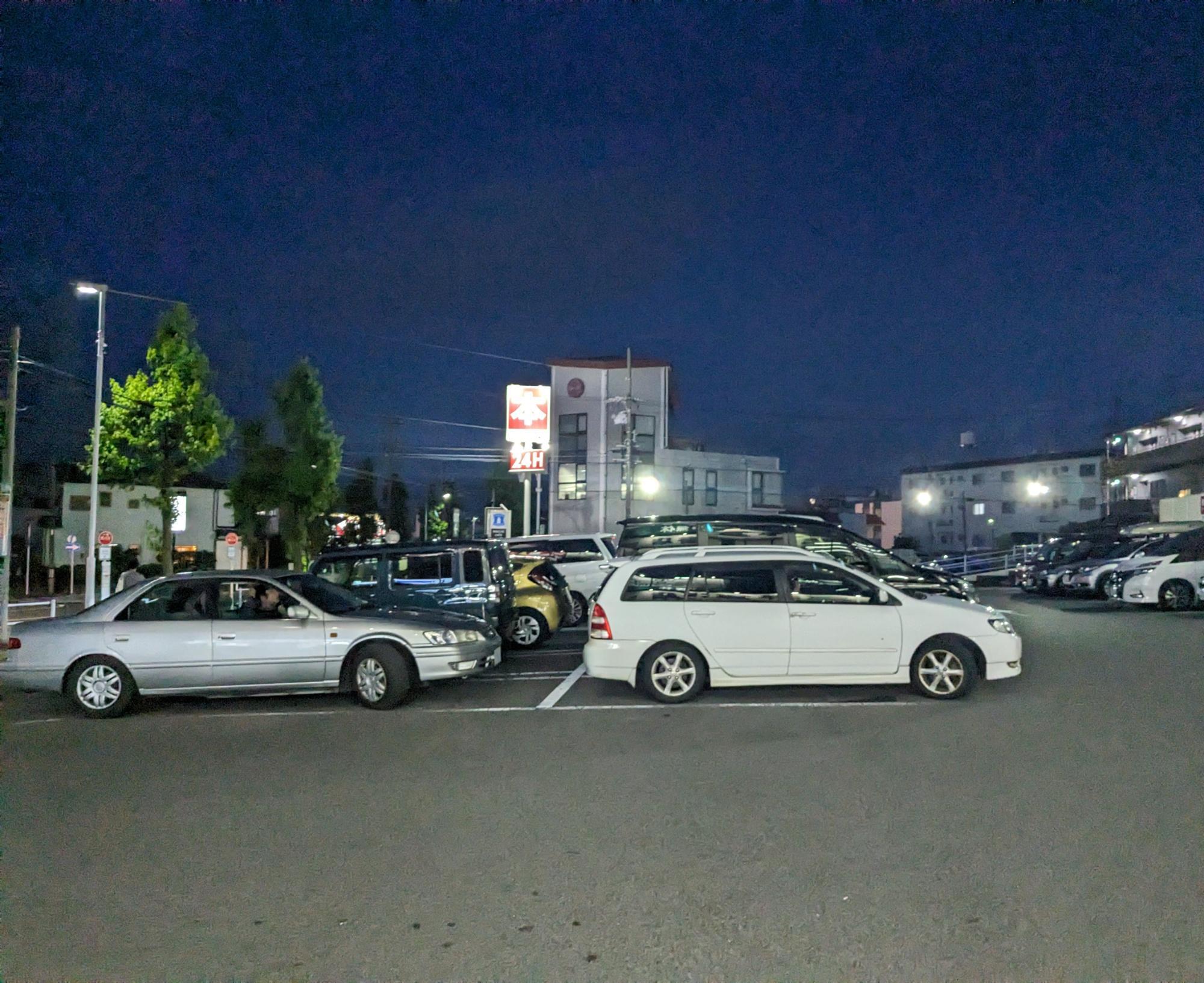 駐車場が72台分もあり、とても広いのも魅力の一つ