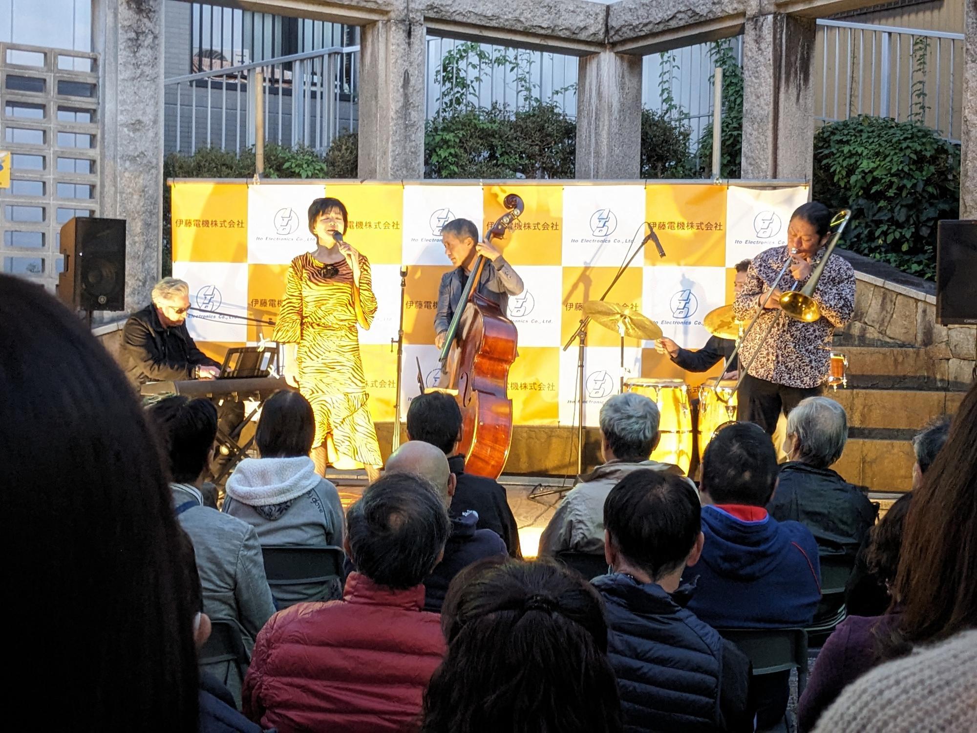 牛嶋としこ&THE TRIO&Tommy