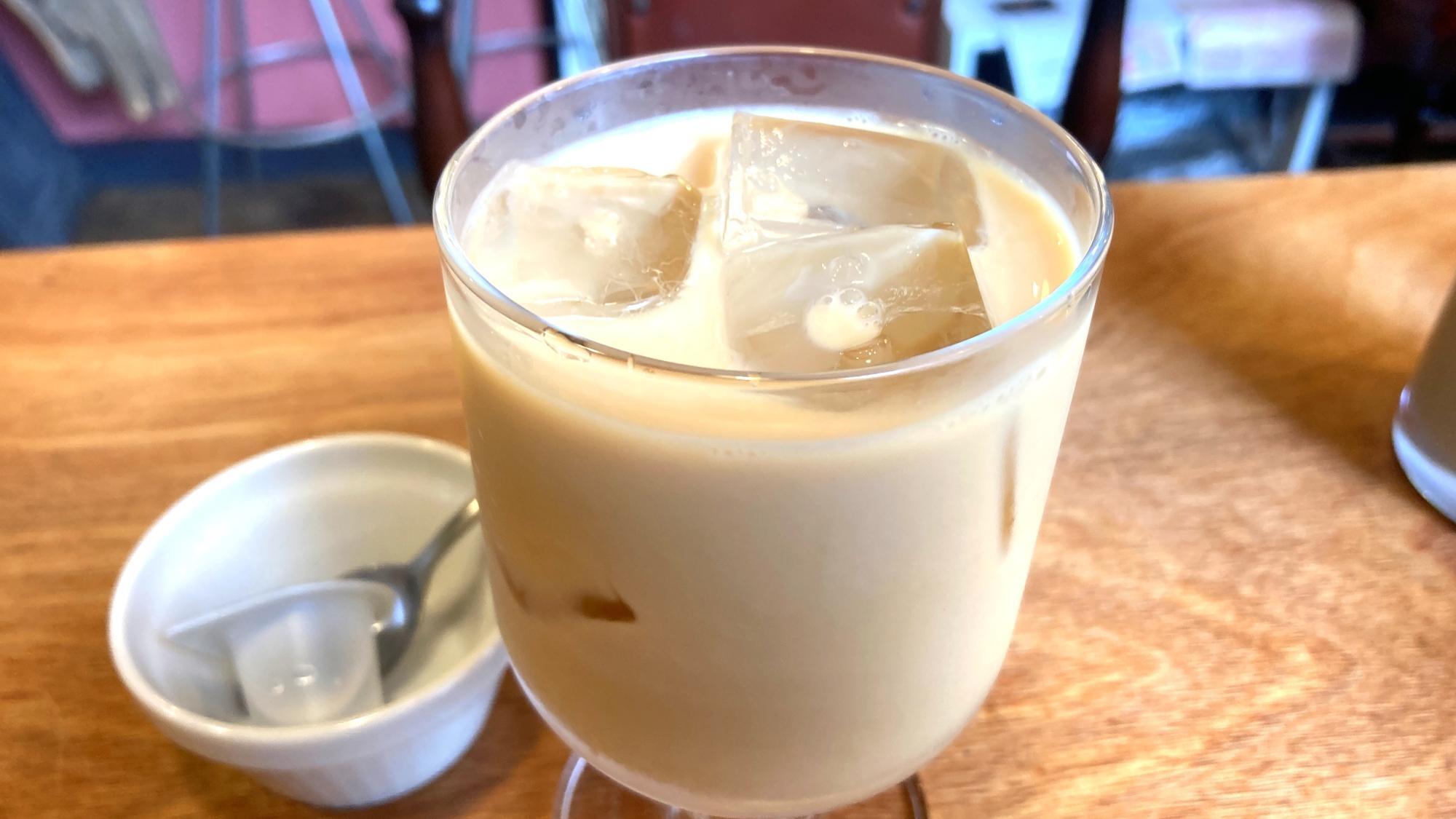 こだわりのコーヒー豆をつかったカフェオレ