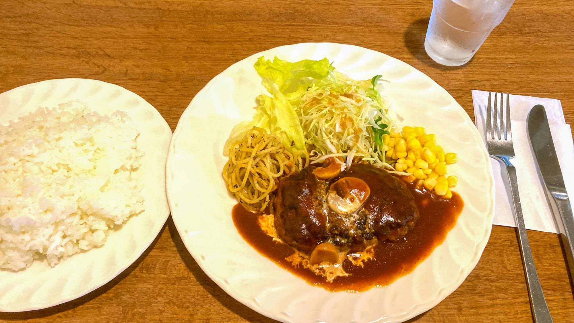 Cランチ「デミソースハンバーグセット」