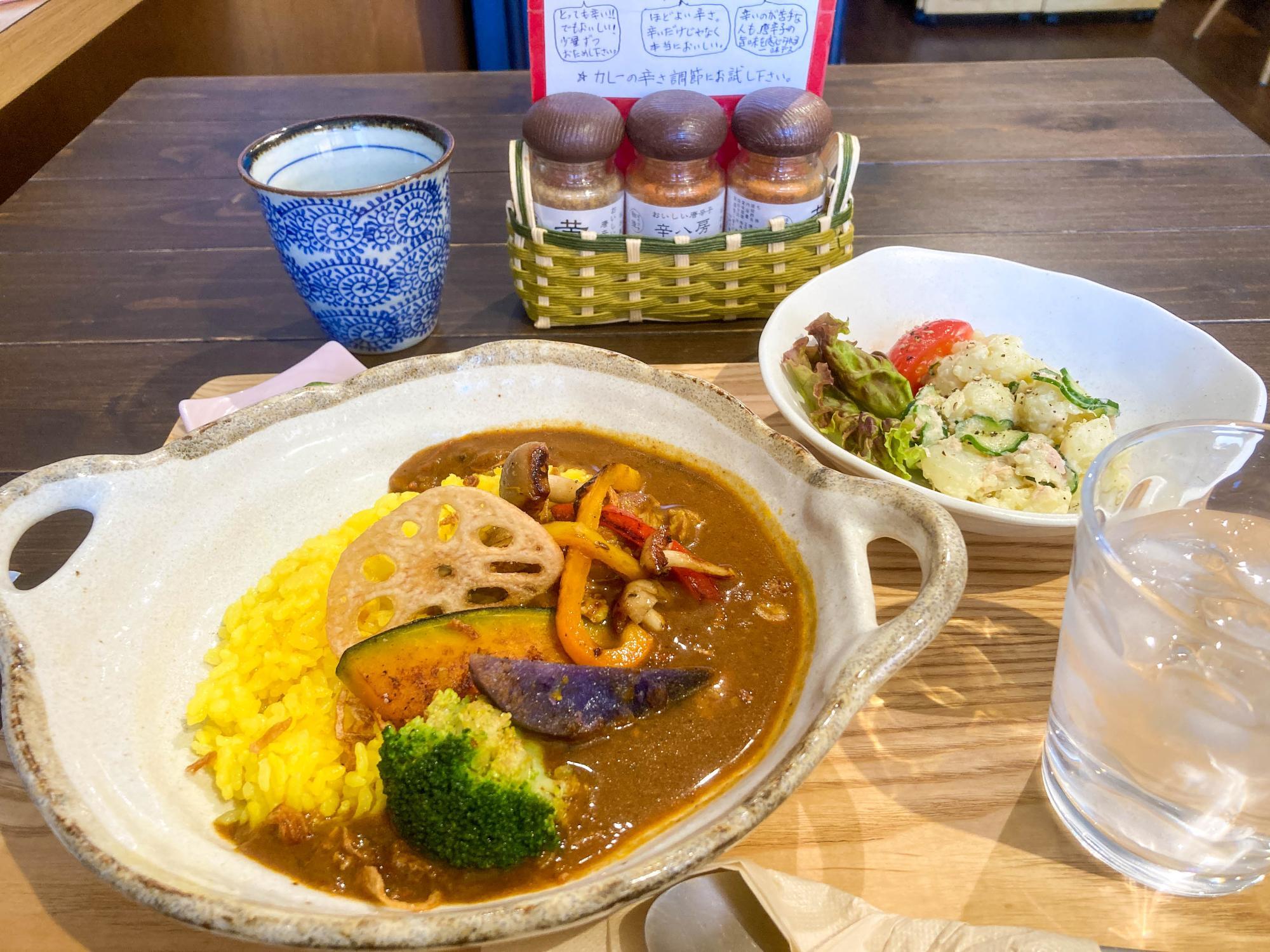 スパイスカレーランチセット(税込1,000円)