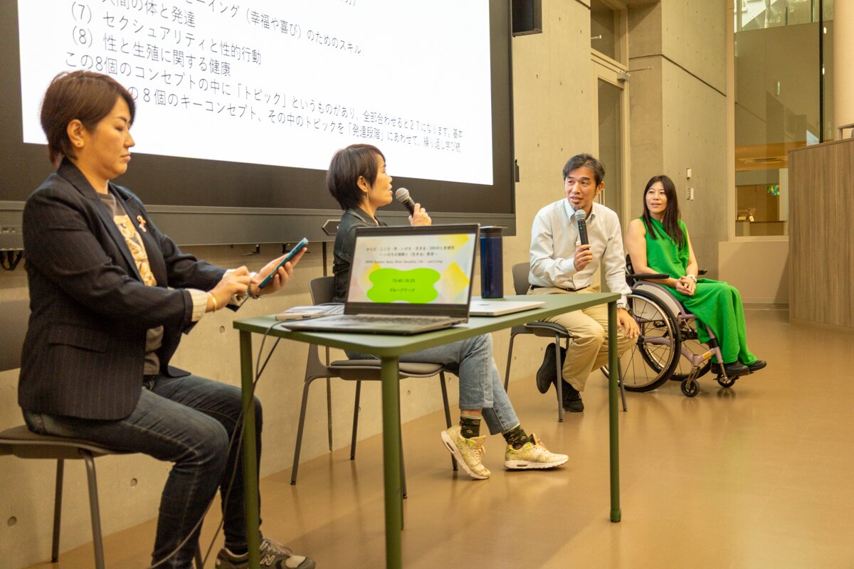 左から、伊藤加奈子さん、鈴木世津さん、田原真人さん、松田千恵子さん