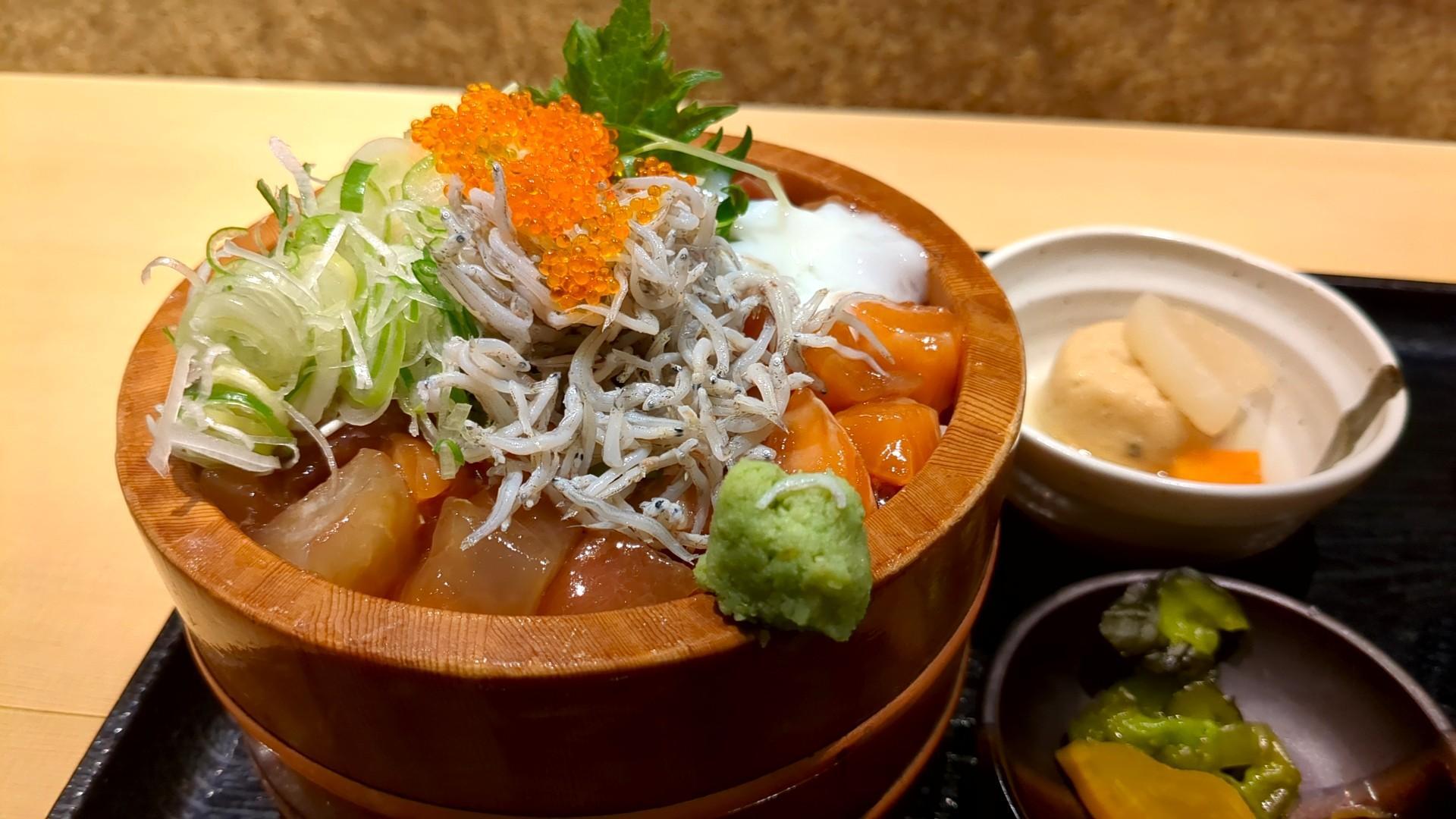 魚の種類は仕入れ状況によって変わります